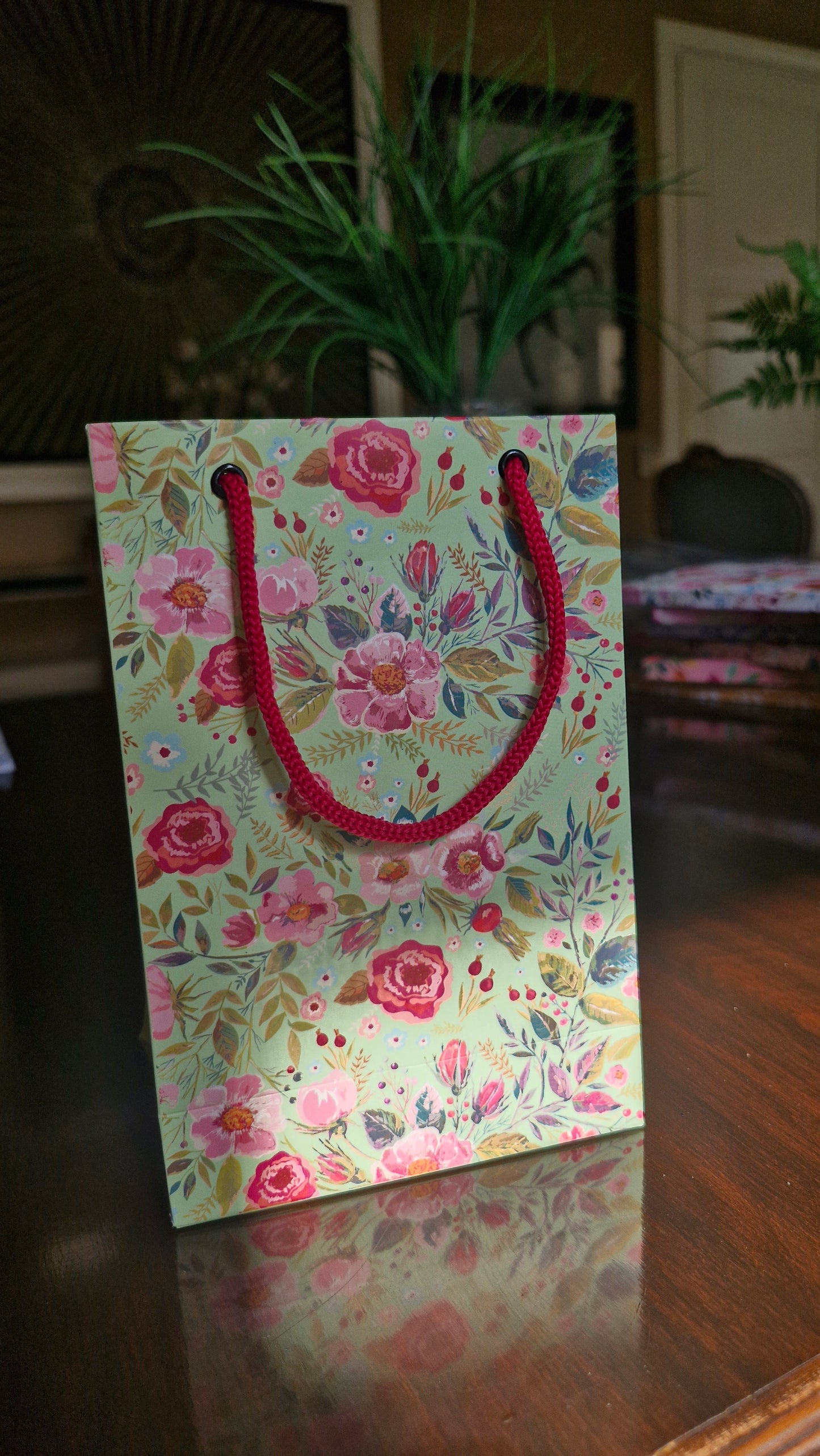 Pistachio Floral Gift Bag (Set of 3)